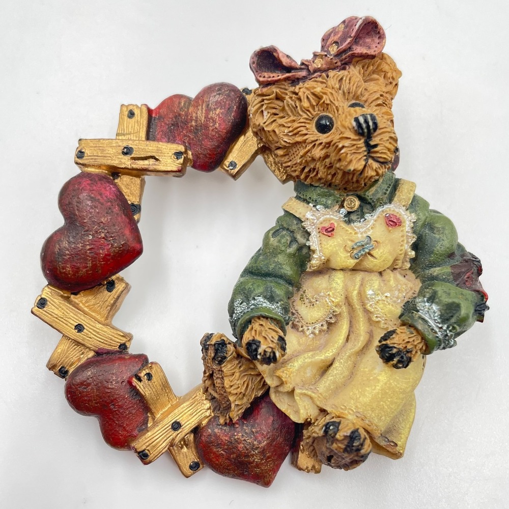 Vintage 90s Teddy Bear Wreath Brooch Pin Red Hearts Cottagecore Resin Novelty